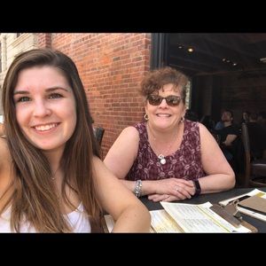 Meet your Posher, Hannah